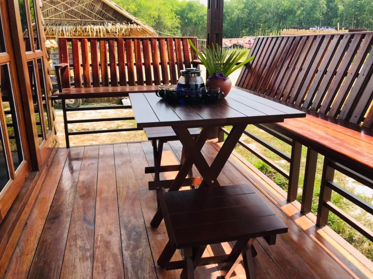 ไร่นาบัวหลวง คาเฟ่ & ฟาร์มสเตย์ Raina Bualuang Cafe & Farm Stay Ban Na No Extérieur photo