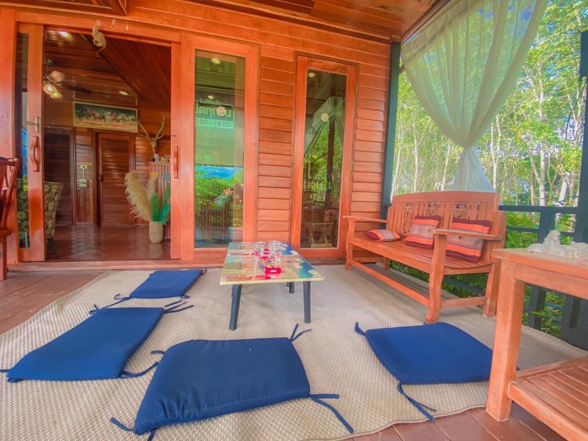 ไร่นาบัวหลวง คาเฟ่ & ฟาร์มสเตย์ Raina Bualuang Cafe & Farm Stay Ban Na No Extérieur photo