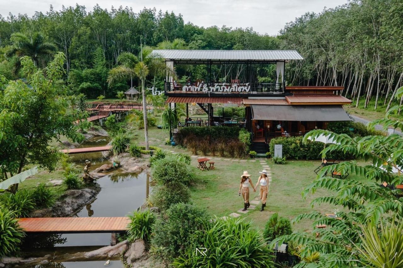 ไร่นาบัวหลวง คาเฟ่ & ฟาร์มสเตย์ Raina Bualuang Cafe & Farm Stay Ban Na No Extérieur photo