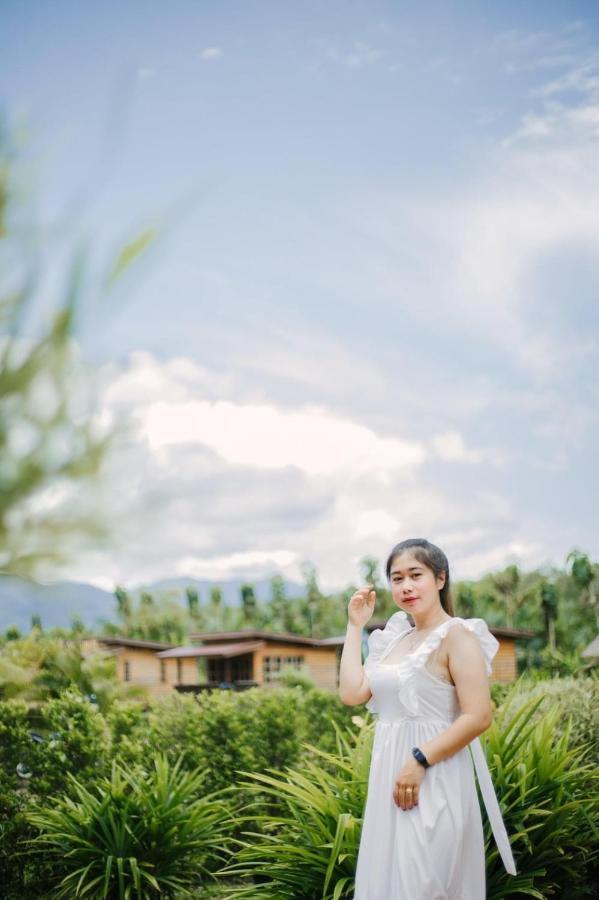 ไร่นาบัวหลวง คาเฟ่ & ฟาร์มสเตย์ Raina Bualuang Cafe & Farm Stay Ban Na No Extérieur photo
